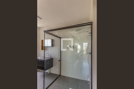 Banheiro de apartamento para alugar com 1 quarto, 42m² em Morro Santana, Porto Alegre