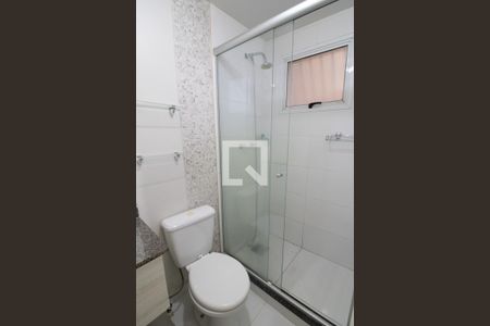 Banheiro da Suíte de apartamento à venda com 3 quartos, 69m² em Humaitá, Porto Alegre