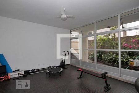 Apartamento à venda com 330m², 4 quartos e 2 vagas Apartamento à venda com 330m², 4 quartos e 2 vagasÁrea comum - Academia