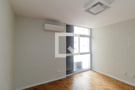 Apartamento à venda com 330m², 4 quartos e 2 vagas Apartamento à venda com 330m², 4 quartos e 2 vagasQuarto 2 - Suíte