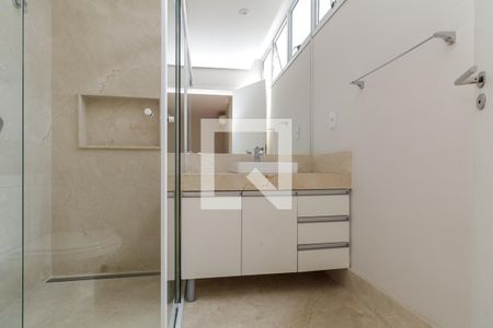 Apartamento à venda com 330m², 4 quartos e 2 vagas Apartamento à venda com 330m², 4 quartos e 2 vagasBanheiro 3 - Suíte