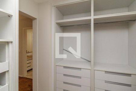 Apartamento à venda com 330m², 4 quartos e 2 vagas Apartamento à venda com 330m², 4 quartos e 2 vagasCloset do Quarto 1 - Suíte