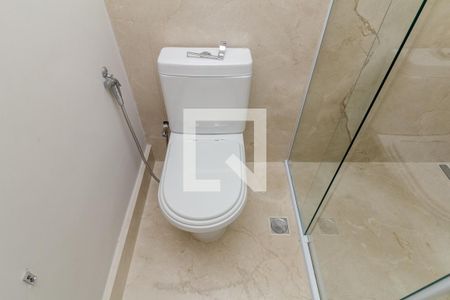 Apartamento à venda com 330m², 4 quartos e 2 vagas Apartamento à venda com 330m², 4 quartos e 2 vagasBanheiro 2 - Suíte