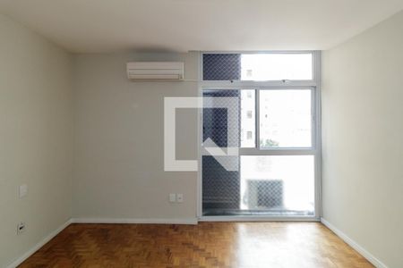 Apartamento à venda com 330m², 4 quartos e 2 vagas Apartamento à venda com 330m², 4 quartos e 2 vagasQuarto 2 - Suíte
