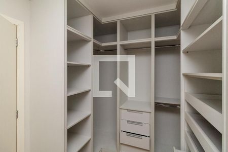 Apartamento à venda com 330m², 4 quartos e 2 vagas Apartamento à venda com 330m², 4 quartos e 2 vagasCloset do Quarto 1 - Suíte