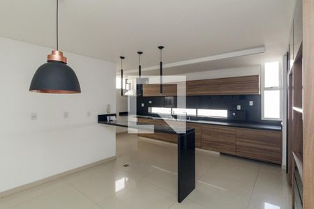 Apartamento à venda com 330m², 4 quartos e 2 vagas Apartamento à venda com 330m², 4 quartos e 2 vagasCozinha