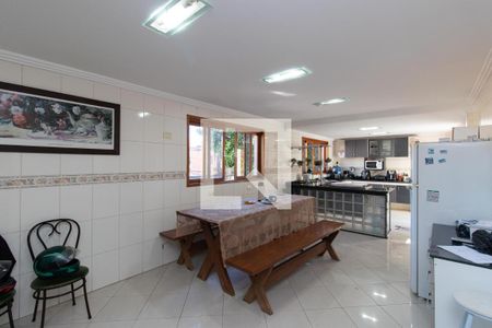 Casa à venda com 230m², 4 quartos e 4 vagasCozinha