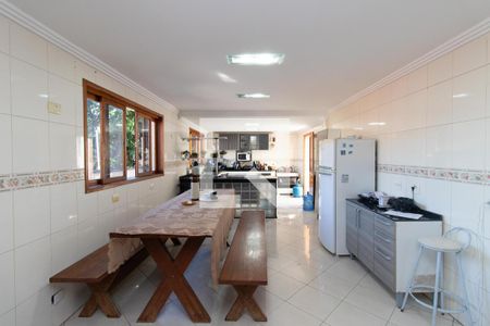 Casa à venda com 230m², 4 quartos e 4 vagasCozinha