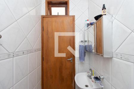 Casa à venda com 230m², 4 quartos e 4 vagasBanheiro de Serviço