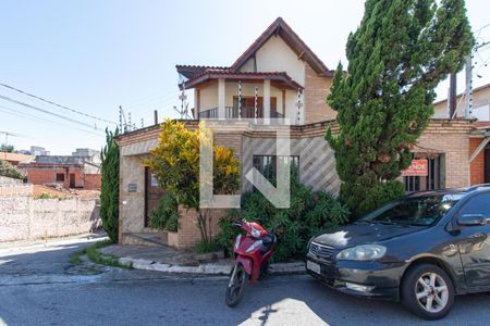 Casa à venda com 230m², 4 quartos e 4 vagasFachada