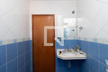 Casa à venda com 230m², 4 quartos e 4 vagasBanheiro Social