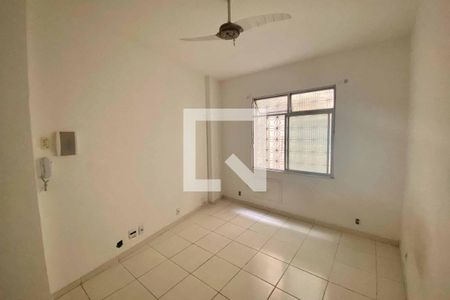 Sala/Quarto de kitnet/studio à venda com 1 quarto, 26m² em Centro, Rio de Janeiro