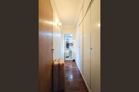 Apartamento à venda com 200m², 5 quartos e 3 vagasBanheiro da Suíte - corredor