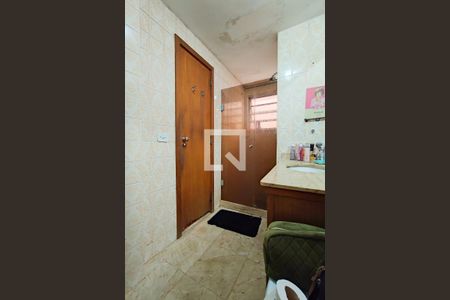 Apartamento à venda com 200m², 5 quartos e 3 vagasBanheiro social