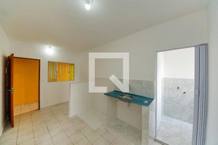 Sala/Cozinha de kitnet/studio para alugar com 1 quarto, 28m² em Jardim Santo André, São Paulo