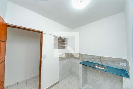 Cozinha de kitnet/studio para alugar com 1 quarto, 28m² em Jardim Santo André, 