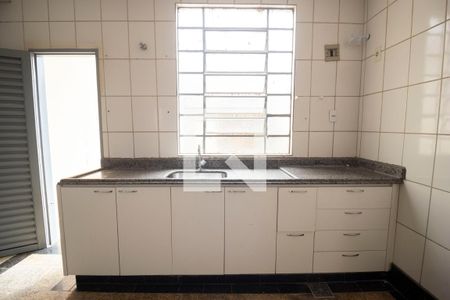 Casa para alugar com 300m², 3 quartos e 3 vagasCozinha