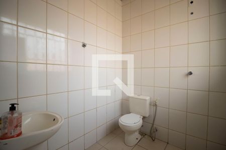 Casa para alugar com 300m², 3 quartos e 3 vagasBanheiro da suíte 1