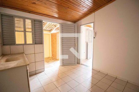 Casa para alugar com 300m², 3 quartos e 3 vagasCasa nos fundos