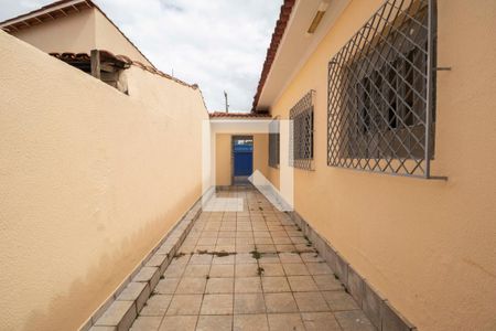 Casa para alugar com 300m², 3 quartos e 3 vagasCorredor