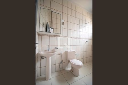 Casa para alugar com 300m², 3 quartos e 3 vagasBanheiro da suíte 3