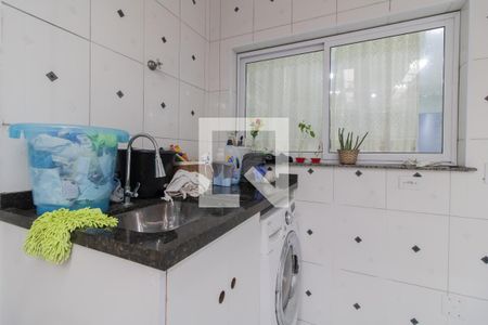 Casa à venda com 160m², 3 quartos e 2 vagas Casa à venda com 160m², 3 quartos e 2 vagasÁrea de Serviço
