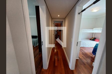 Apartamento à venda com 193m², 3 quartos e 4 vagasCorredor de Acesso