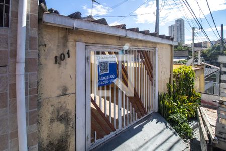 Casa à venda com 90m², 2 quartos e 1 vaga Casa à venda com 90m², 2 quartos e 1 vagaFachada