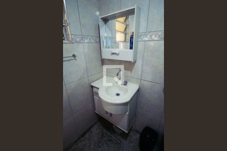 Casa à venda com 90m², 2 quartos e 1 vaga Casa à venda com 90m², 2 quartos e 1 vagaBanheiro