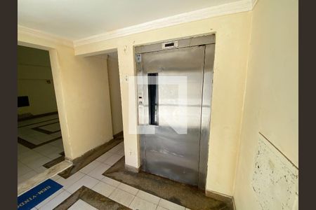 Apartamento para alugar com 40m², 1 quarto e 1 vagaElevador
