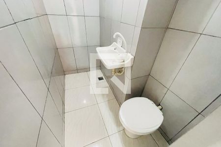 Banheiro de casa para alugar com 1 quarto, 60m² em Vila São Luis, Duque de Caxias