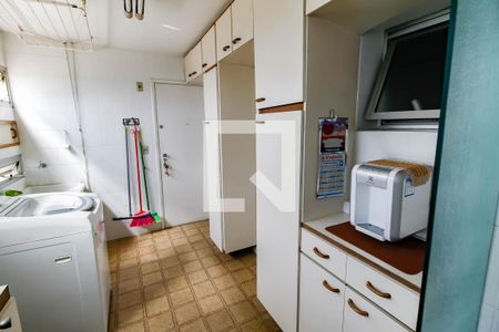 Apartamento à venda com 143m², 3 quartos e 2 vagasÁrea de Serviço