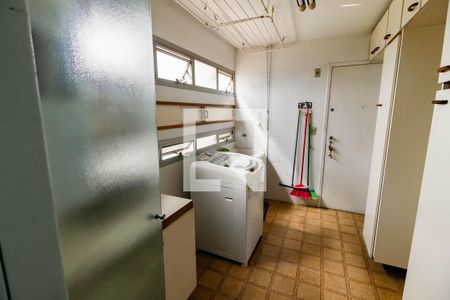 Apartamento à venda com 143m², 3 quartos e 2 vagasÁrea de Serviço