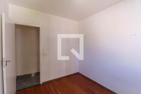 Quarto 1 de apartamento para alugar com 2 quartos, 58m² em Vila Bertioga, São Paulo