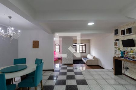 Casa à venda com 4 quartos, 220m² em Vila Rui Barbosa, São Paulo