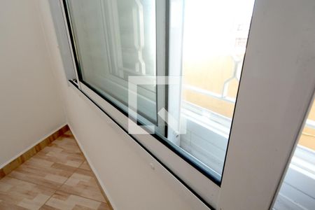 Casa para alugar com 85m², 2 quartos e 4 vagasQuarto 2 - Janela acústica