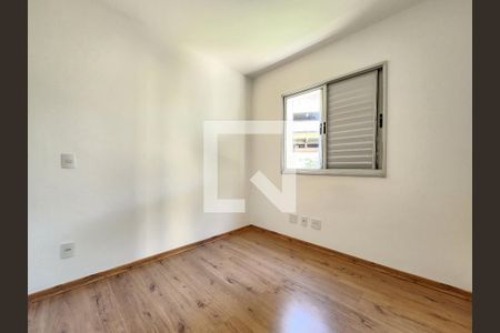 Apartamento à venda com 70m², 2 quartos e 2 vagasQuarto 2