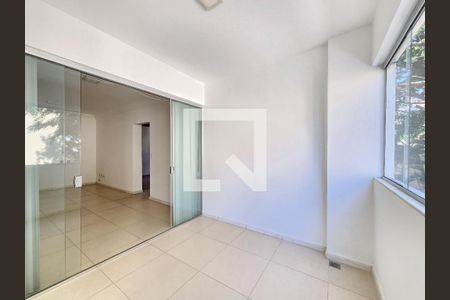 Apartamento à venda com 70m², 2 quartos e 2 vagasVaranda da Sala
