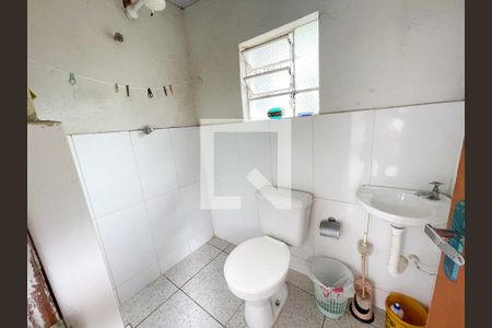 banheiro 2 de casa à venda com 3 quartos, 209m² em Novo Eldorado, Contagem