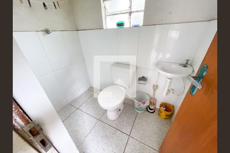 banheiro 2 de casa à venda com 3 quartos, 209m² em Novo Eldorado, Contagem