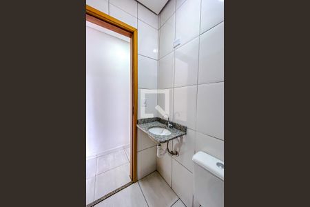 Banheiro de kitnet/studio para alugar com 3 quartos, 65m² em Liberdade, São Paulo
