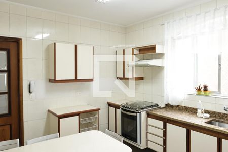 Casa à venda com 150m², 3 quartos e 2 vagascozinha