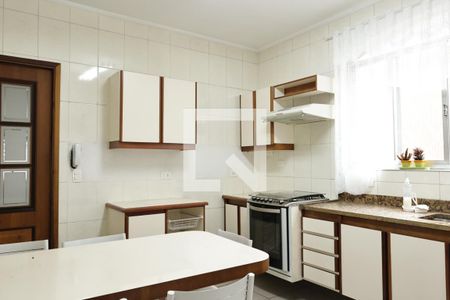 Casa à venda com 150m², 3 quartos e 2 vagascozinha