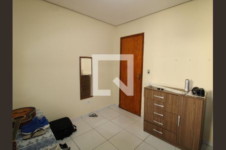 Quarto 1 de casa para alugar com 2 quartos, 80m² em Vila Nova Galvão, São Paulo