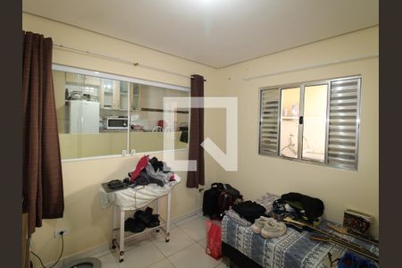 Quarto 1 de casa para alugar com 2 quartos, 80m² em Vila Nova Galvão, São Paulo