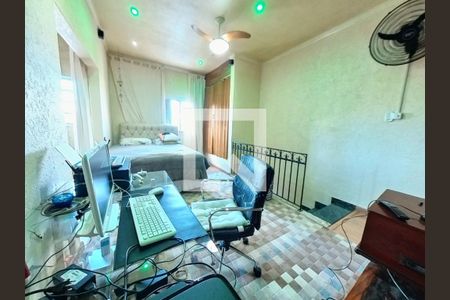 Casa à venda com 240m², 4 quartos e 1 vaga Casa à venda com 240m², 4 quartos e 1 vagaQuarto 1