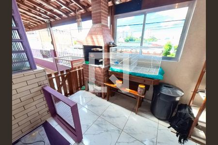 Casa à venda com 240m², 4 quartos e 1 vaga Casa à venda com 240m², 4 quartos e 1 vagaChurrasqueira