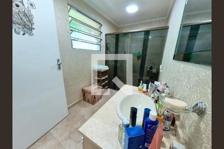 Casa à venda com 240m², 4 quartos e 1 vaga Casa à venda com 240m², 4 quartos e 1 vagaQuarto 2 - Banheiro