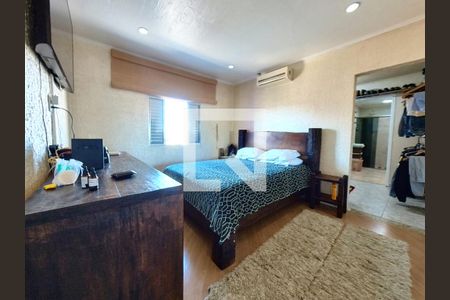 Casa à venda com 240m², 4 quartos e 1 vaga Casa à venda com 240m², 4 quartos e 1 vagaQuarto 4