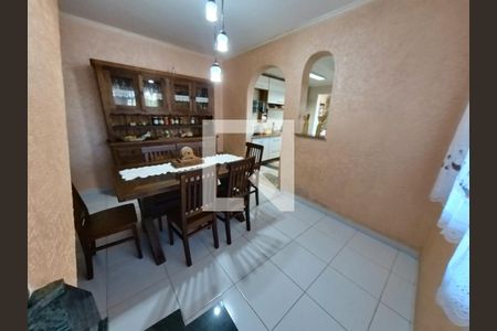 Casa à venda com 240m², 4 quartos e 1 vaga Casa à venda com 240m², 4 quartos e 1 vagaSala de Jantar